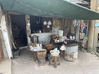 余满义小吃店（老景树对面）